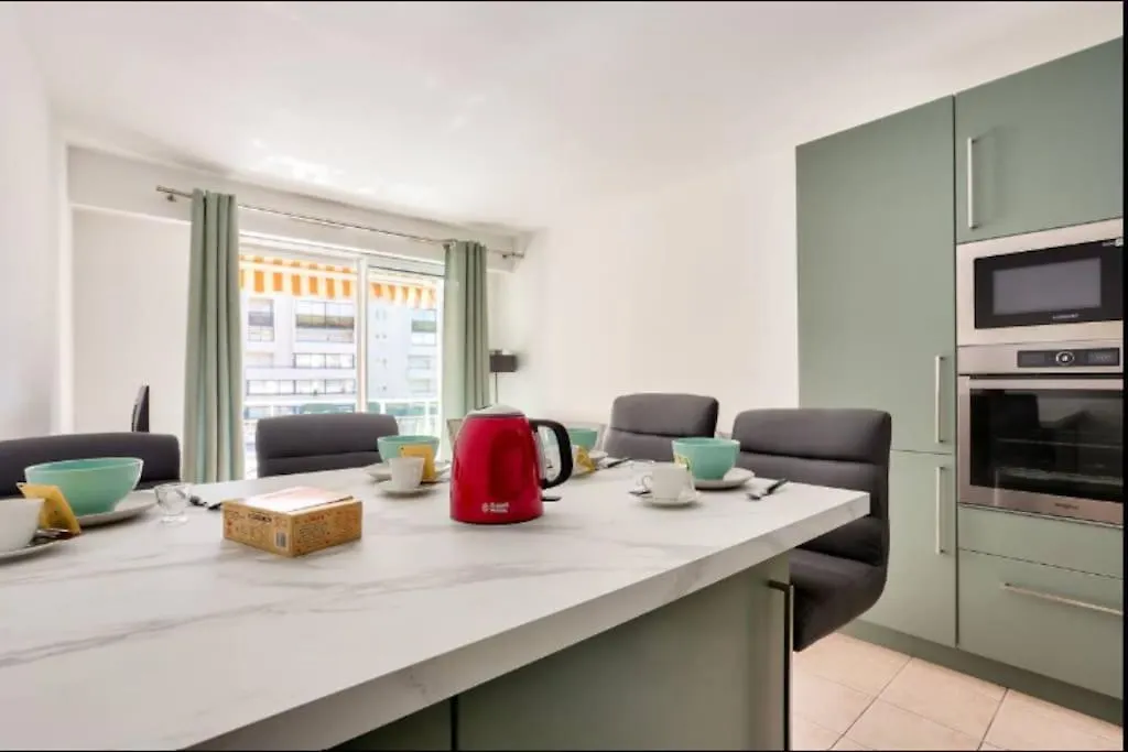 Apartment Appartement T3 Climatise Avec Piscine Et Plages A Pied Saint-Raphael