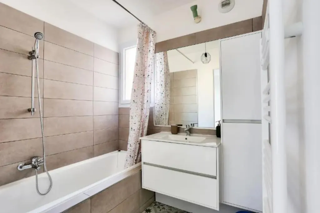 Appartement T3 Climatise Avec Piscine Et Plages A Pied Saint-Raphael  Apartment