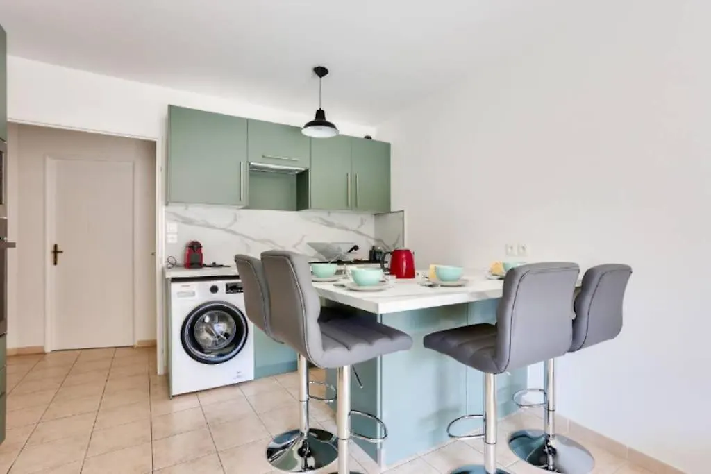 Appartement T3 Climatise Avec Piscine Et Plages A Pied Saint-Raphael  Saint-Raphael (Var)