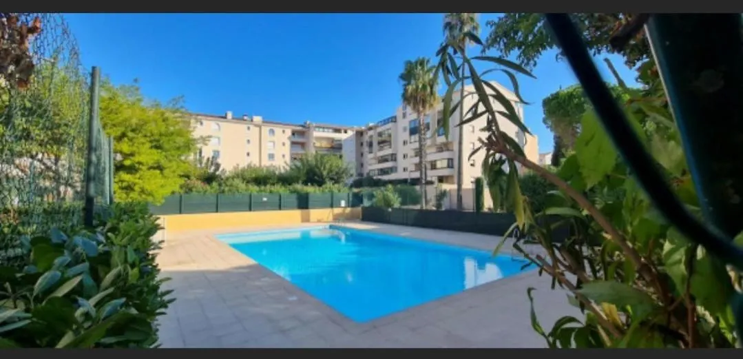 Appartement T3 Climatise Avec Piscine Et Plages A Pied Saint-Raphael  Saint-Raphael (Var)